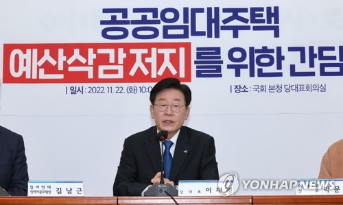 이재명 '민생 정주행' 지속…"리스크 불똥" 비명계 불만 고조(종합)