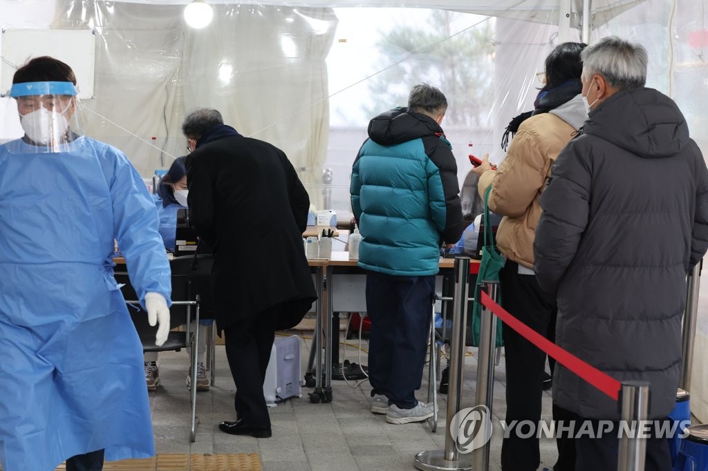 韓国の新規コロナ感染者２．６万人　前週比約１千人減＝重症者５８３人