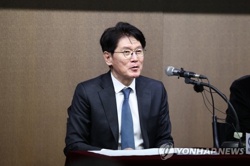 Lee Kang-chul, manager of the South Korean national baseball team, speaks at a press conference announcing his 30-man roster for the World Baseball Classic at the Korea Baseball Organization headquarters in Seoul on Jan. 4, 2023. (Yonhap)