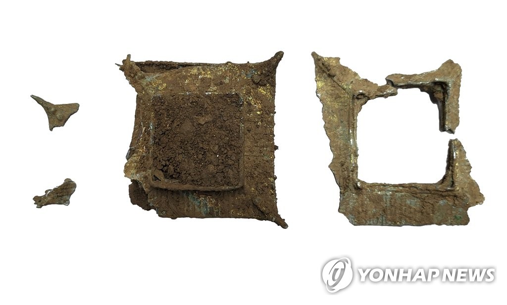 제주 고려시대 절터에서 발굴된 금동다층소탑