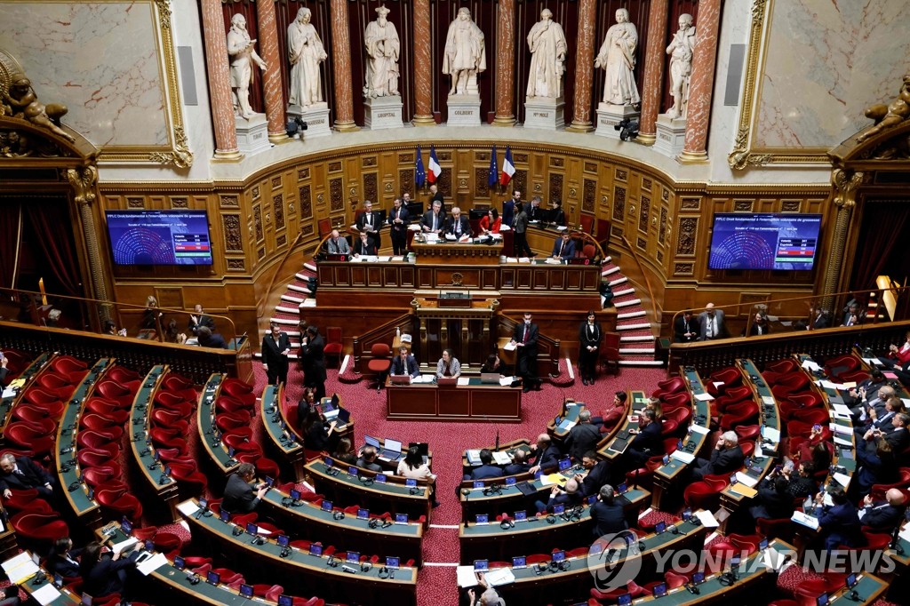 프랑스 '낙태권 명시' 헌법개정안, 상원도 통과