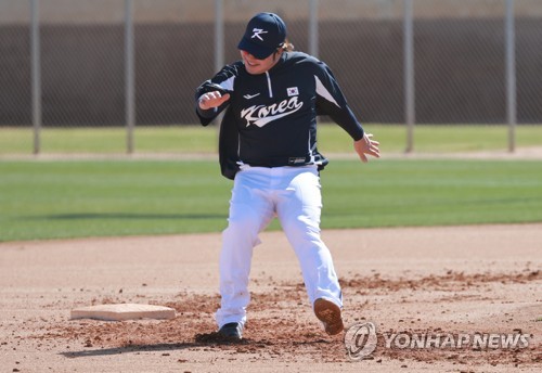 Report: Pirates stop Ji-Man Choi from playing in World Baseball Classic,  citing health