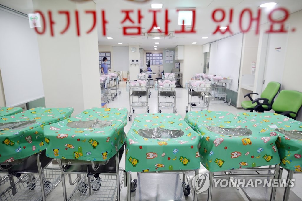 This 2019 file photo shows the newborn unit of a maternity hospital in Seoul. South Korea's total fertility rate, the average number of children a woman bears in her lifetime, came to 0.78 in 2022, data from Statistics Korea showed on Feb. 22, 2023, marking the lowest level since 1970, when the statistics agency began compiling related data. (Yonhap)