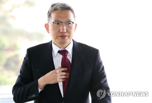 Le commissaire général de l'Agence provinciale de la police de Gyeonggi Nambu, Woo Jong-soo, nommé à la tête du Bureau national d'enquête (NOI), arrive à l'Agence provinciale de la police de Gyeonggi Nambu, le lundi 27 mars 2023. 
