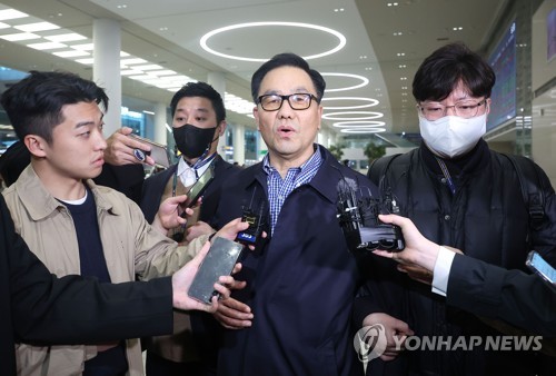 '계엄령 문건 의혹' 조현천 전 기무사령관 입국