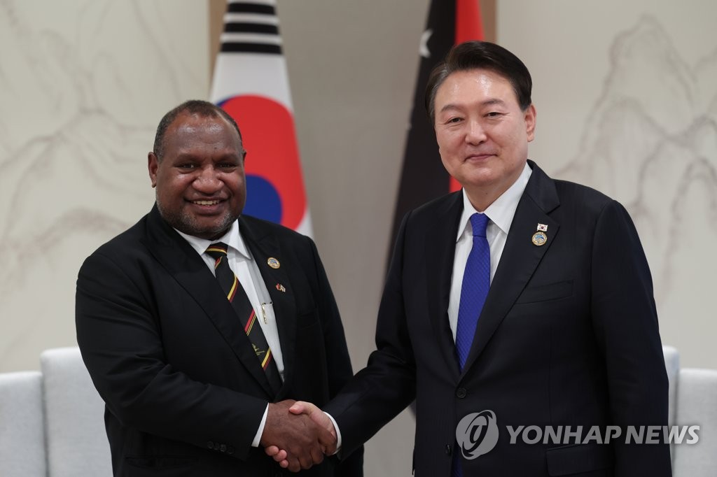 윤석열 대통령, 파푸아뉴기니 총리와 정상회담