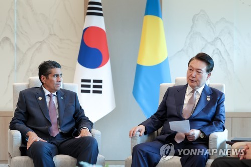 Leaders of S. Korea, Palau hold summit