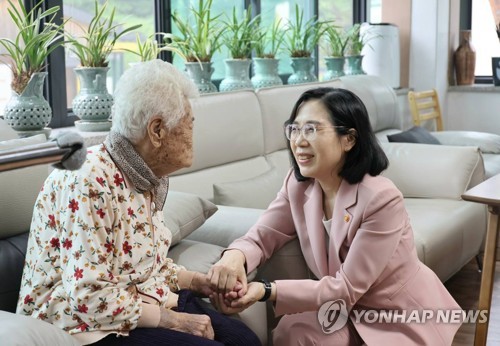 女性相　慰安婦被害者と対話