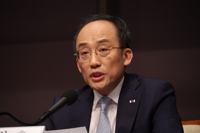 韓日財務対話で通貨交換再開議論へ　韓国経済副首相「最善尽くす」