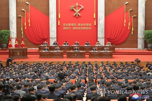 북 "온갖 이색적인 사상경향 제때 뿌리 뽑아야"