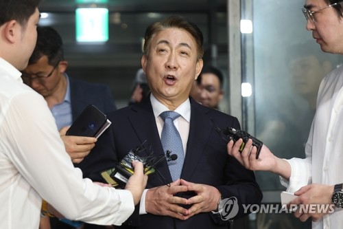 與 "野, 이동관 발언 악의적 왜곡…방송장악? 文정권서 자행"(종합)
