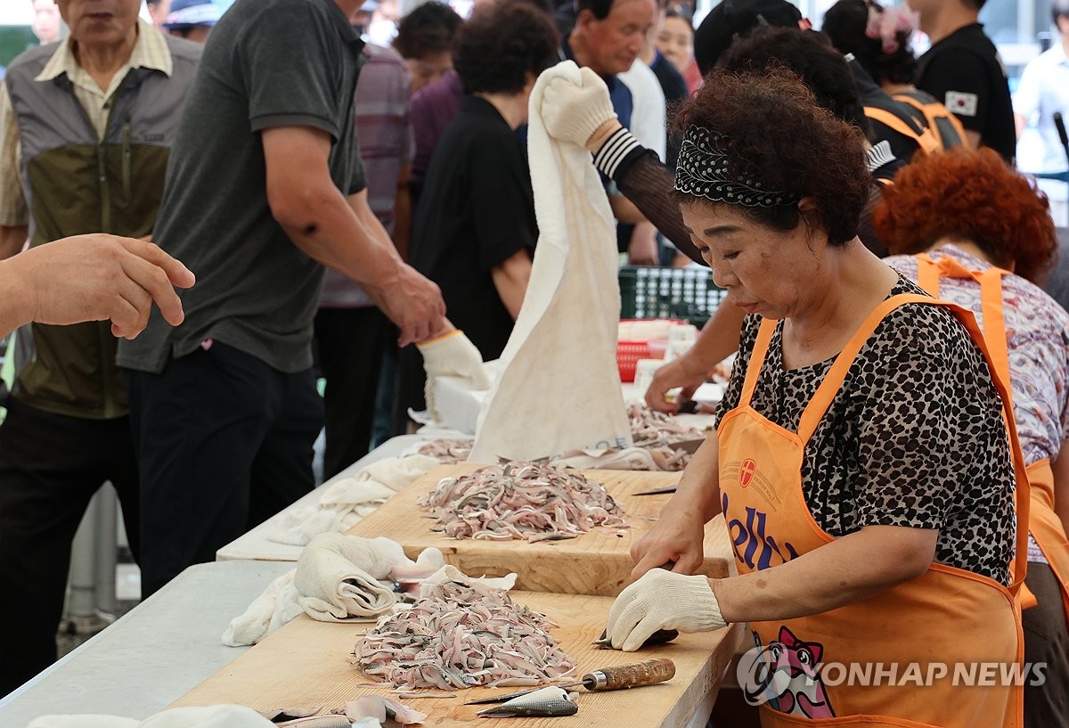 명지 전어 축제 개막