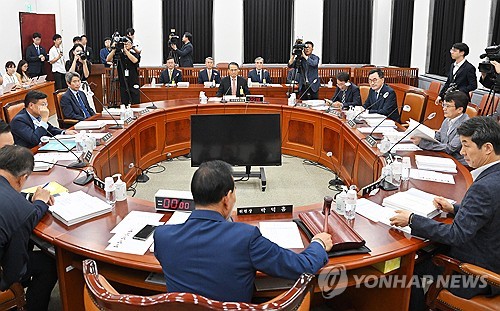 (2nd LD) Russia proposed three-way naval exercise with N. Korea, China: NIS