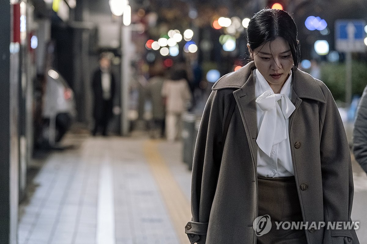 A scene from Korean director Jang Kun-jae's film "Because I Hate Korea," the opening film of the 28th Busan International Film Festival (BIFF), is seen in this photo provided by BIFF. (PHOTO NOT FOR SALE) (Yonhap)