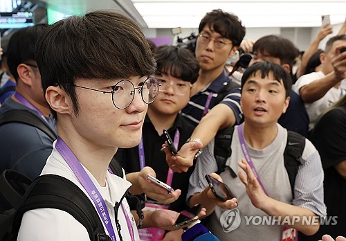 S. Korean pro gamer Faker enters Hangzhou