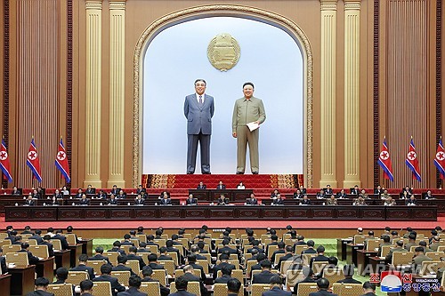 (LEAD) N. Korea stipulates nuclear force-building policy in constitution