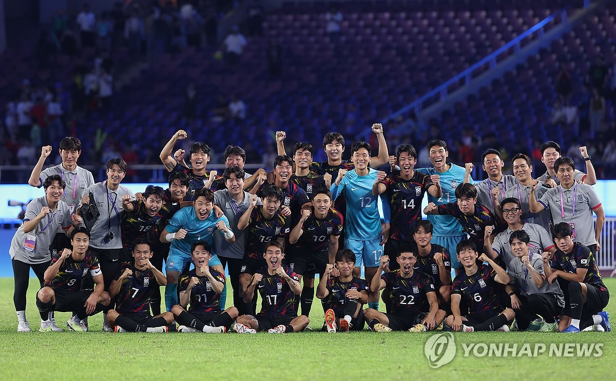 한국 남자축구, 중국 2-0 제압하고 6회 연속 4강 진출 