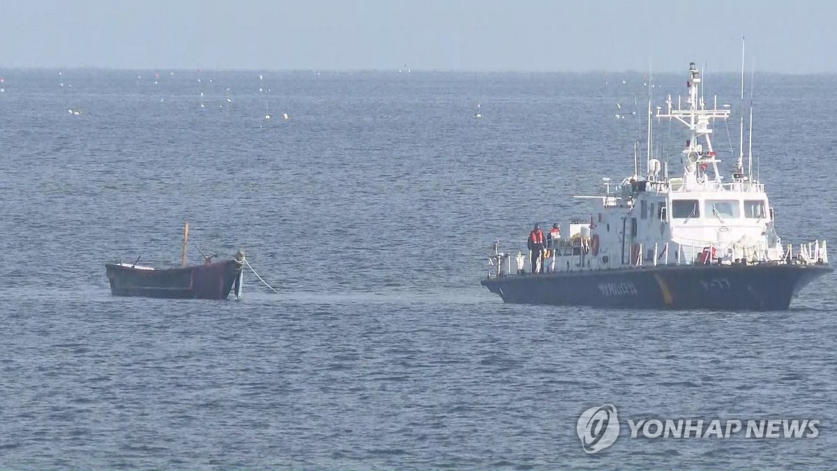 北 응답 없지만…북한 표류주민 6명 조만간 