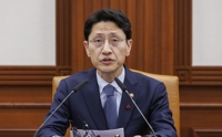 기재차관, 부산신항·가덕도 신공항 현장 방문