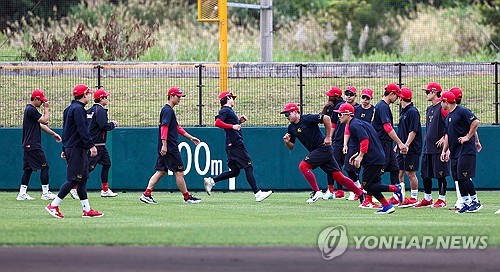 프로야구 스프링캠프 시작…10개 구단 줄지어 출국