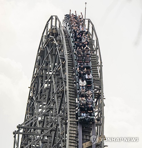 ジェットコースターがリニューアル | 聯合ニュース