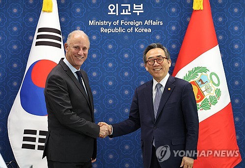 韓国・ペルー外相が会談