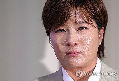 Golf legend Pak Se-ri wants to keep personal, professional matters separate in seeking charges vs. father