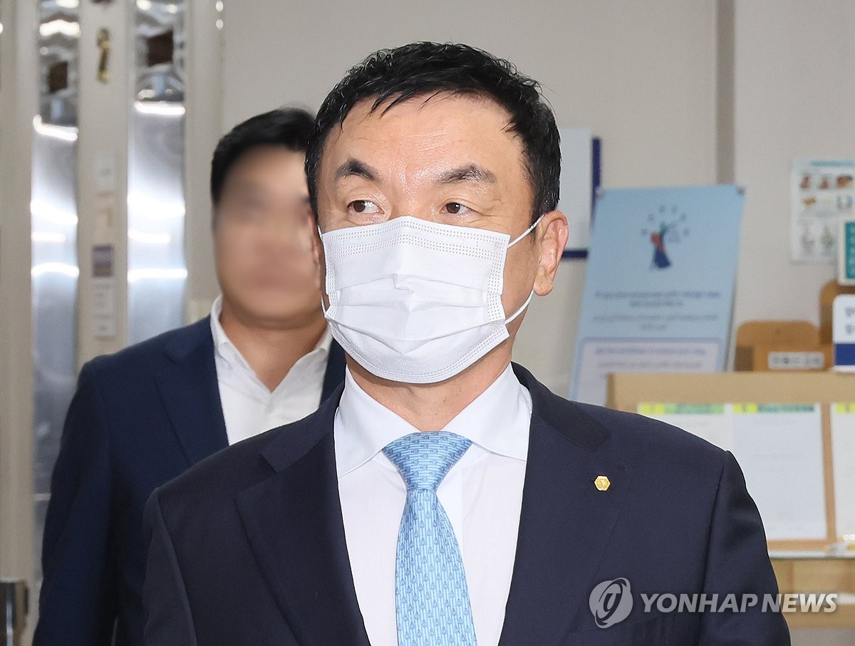 법정 향하는 권오수 전 도이치모터스 회장