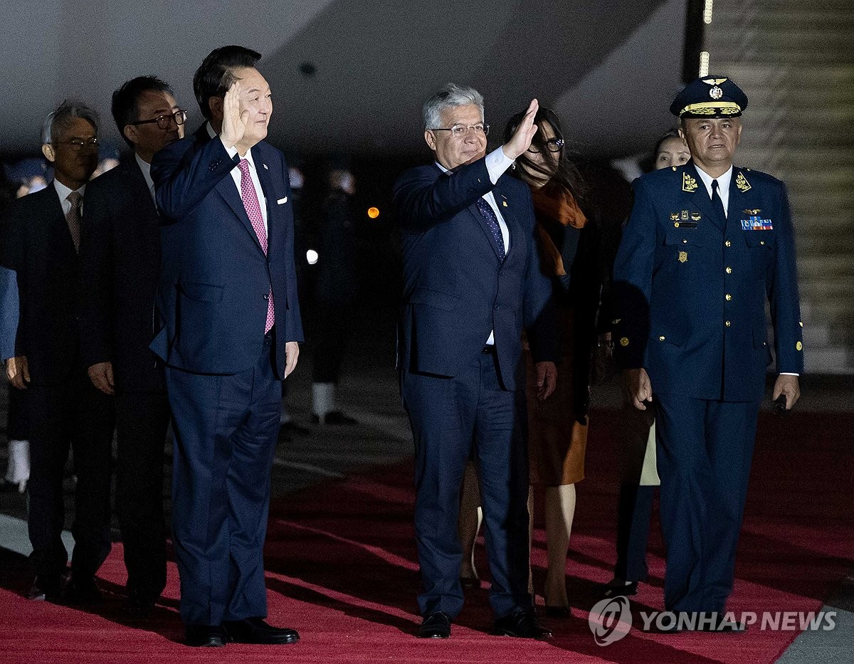 윤석열 대통령, APEC 정상회의 개최지 페루 리마 도착