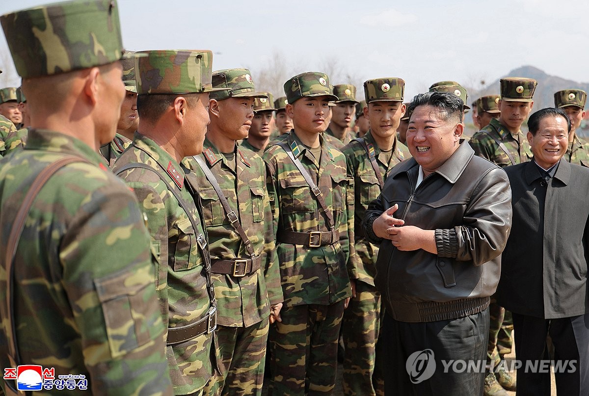 우크라 "북, 3만명 추가파병하고 러·벨라루스와 합동훈련 할것" 관련 이미지1