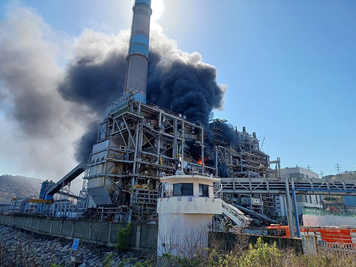 火力発電所で火災
