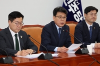 진성준 "전국민 지원금 당연히 추경 카드에…재정여력이 변수"