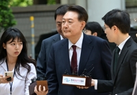 내일 尹 내란 혐의 6차 재판…대선 이후 첫 포토라인