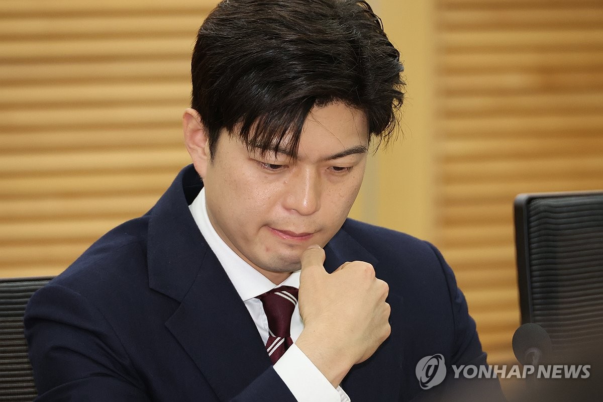 김용태 "尹탈당, 더는 논쟁될거 아냐"…탈당권고 연락 여부 침묵