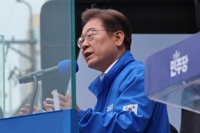이재명 "비법조인 대법관 법안 제 입장 아냐…당내 자중 지시"