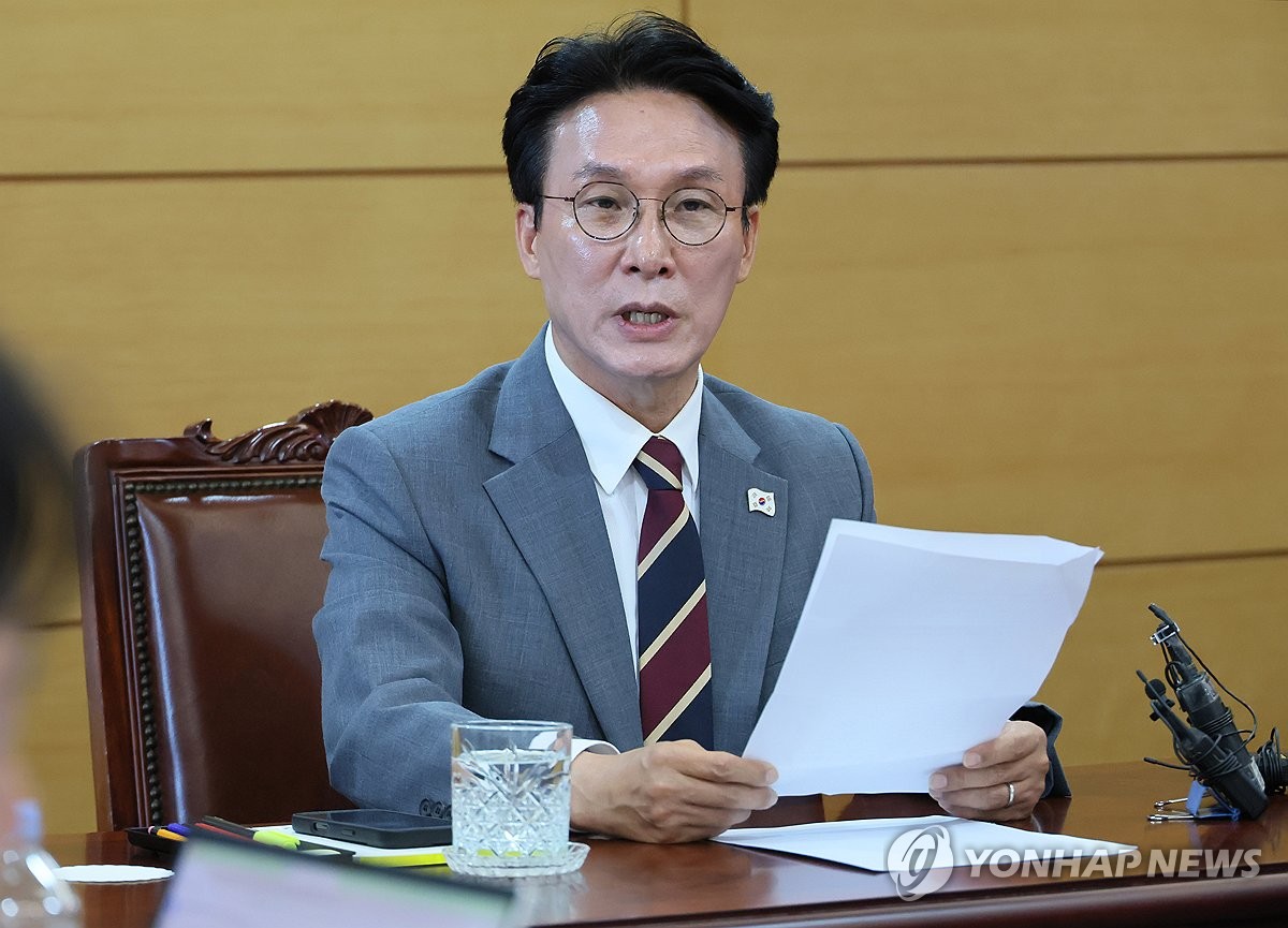 김민석 총리후보자, 식품·외식협회 만나 