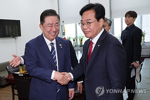 여야, 법사위원장 논의 공전…19일 본회의 개의도 합의 못해