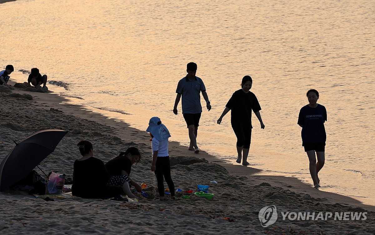 강릉 밤 최저 30.3도 '초열대야'…숨 막히는 무더위 지속 관련 이미지2