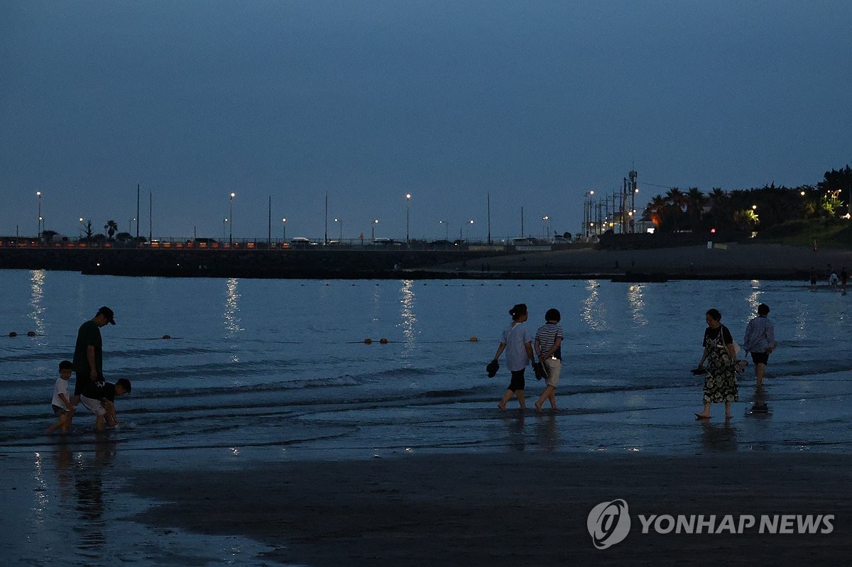 제주 해안 전역 열대야…서귀포 밤사이 최저 27도