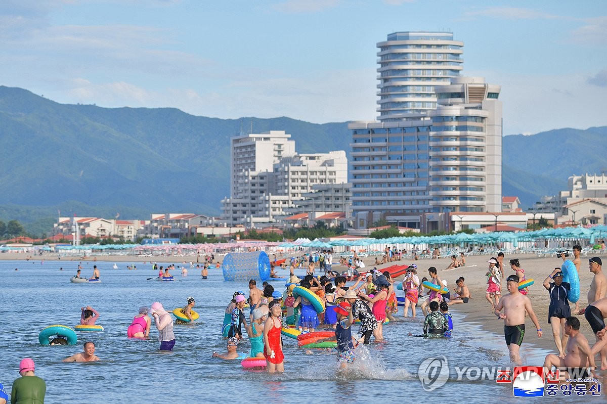 북한판 복합리조트 원산갈마관광지구 개장