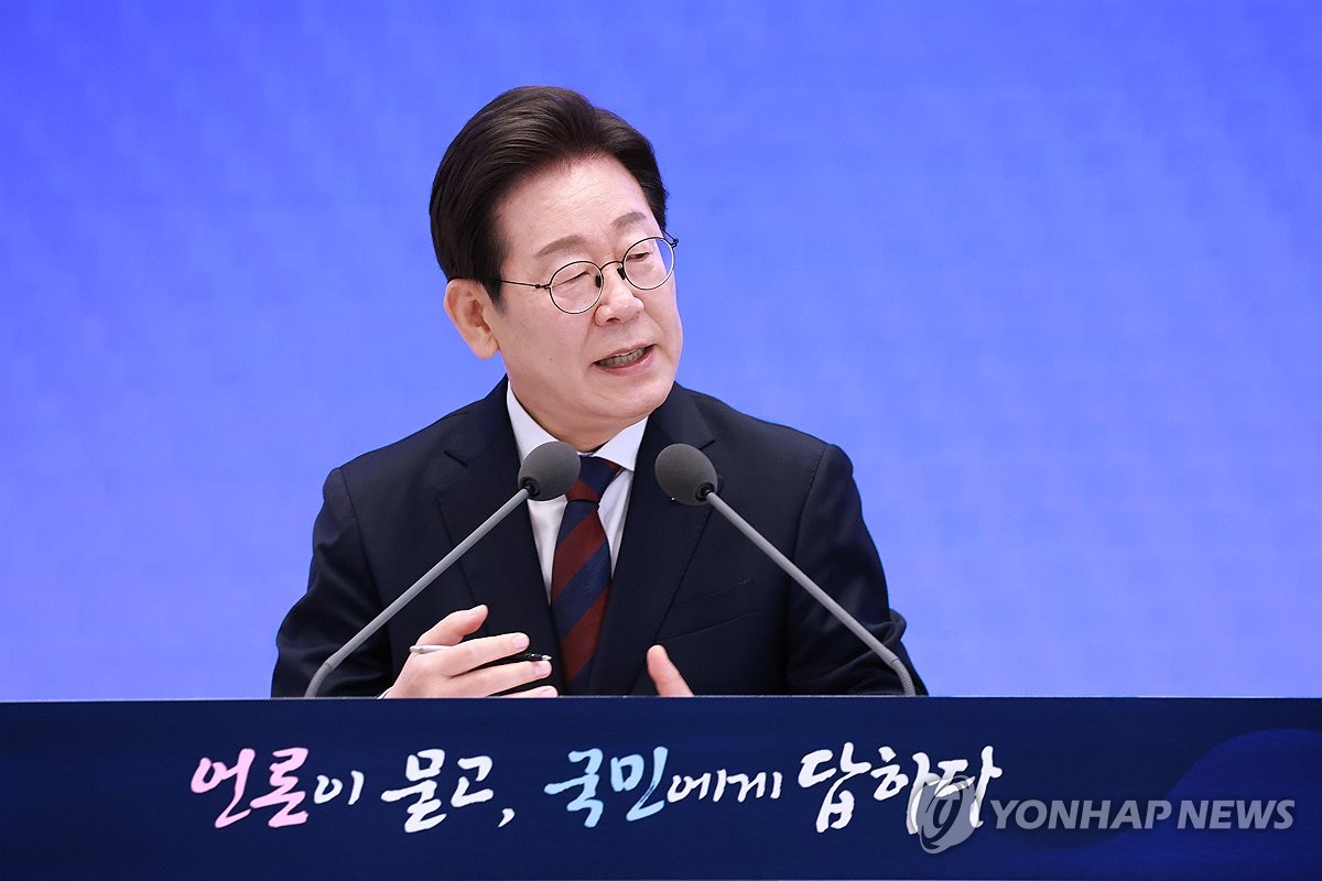 [속보] 李대통령 "대북 인도적 지원, 북한 인권 개선에 도움"