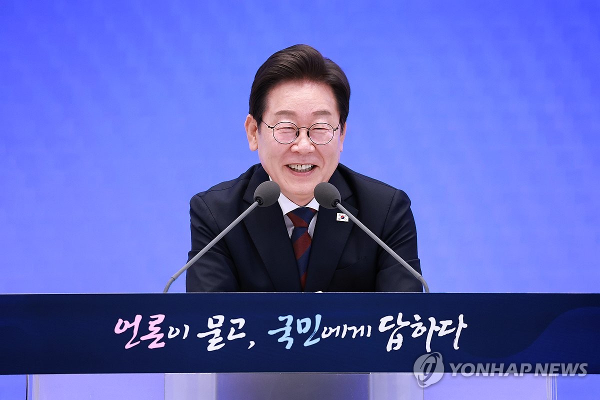 [지상중계] 李대통령 취임 30일 기자회견-15