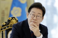 Lee seeks to send special envoys to 10 countries including U.S., Japan, China this month