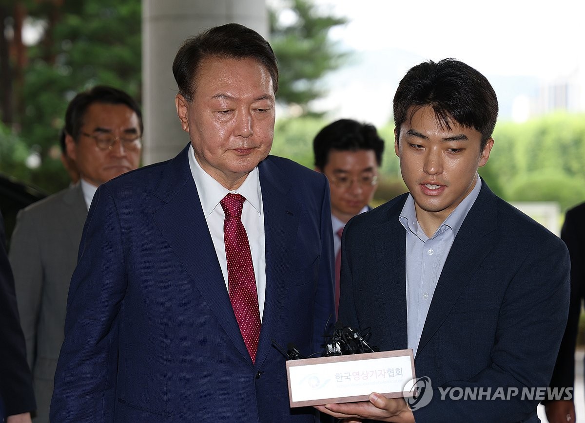 [속보] 내란특검 "尹, 별도 면담 없이 바로 2차 조사 시작"