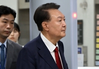 尹, 14일 특검 출석도 불투명…구속 후에도 신경전 계속