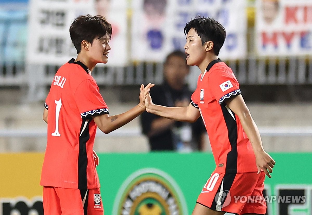 기뻐하는 지소연