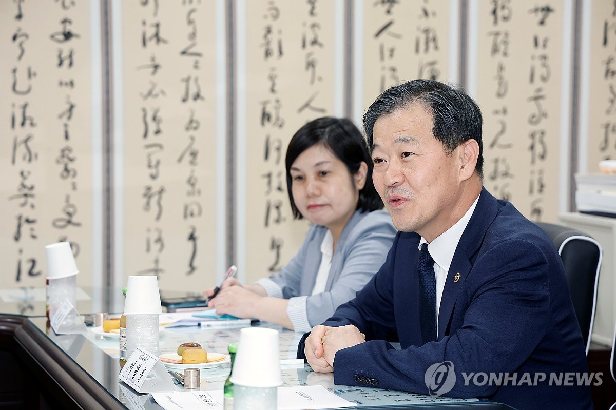 복지차관, 보건의료 분야 노동조합·환자단체 방문…"의견…