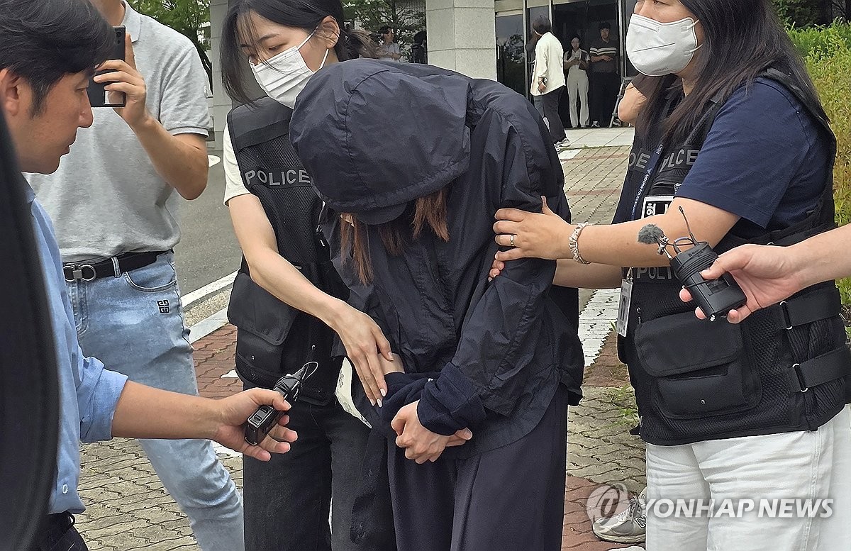교사와 공모해 시험지 빼돌린 학부모도 구속…학생 퇴학 …