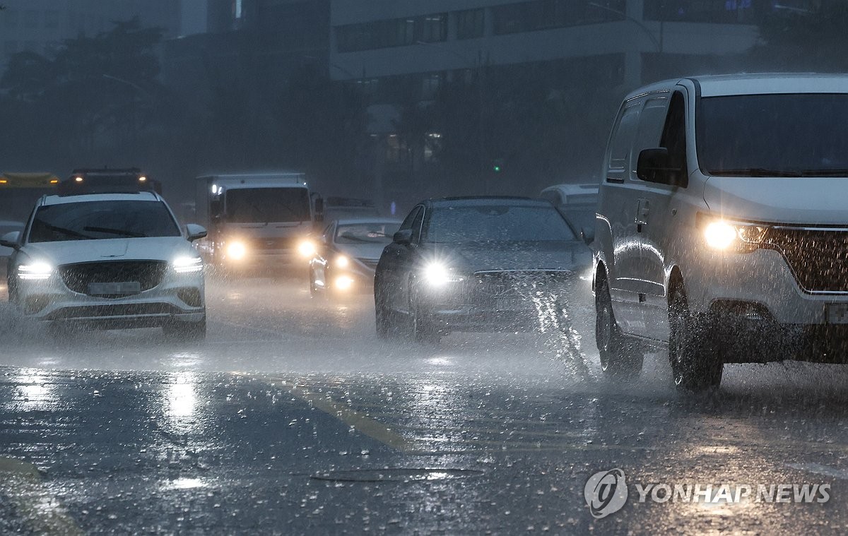 집중호우시 '낙뢰' 주의…"30초내 천둥 울리면 즉시 …