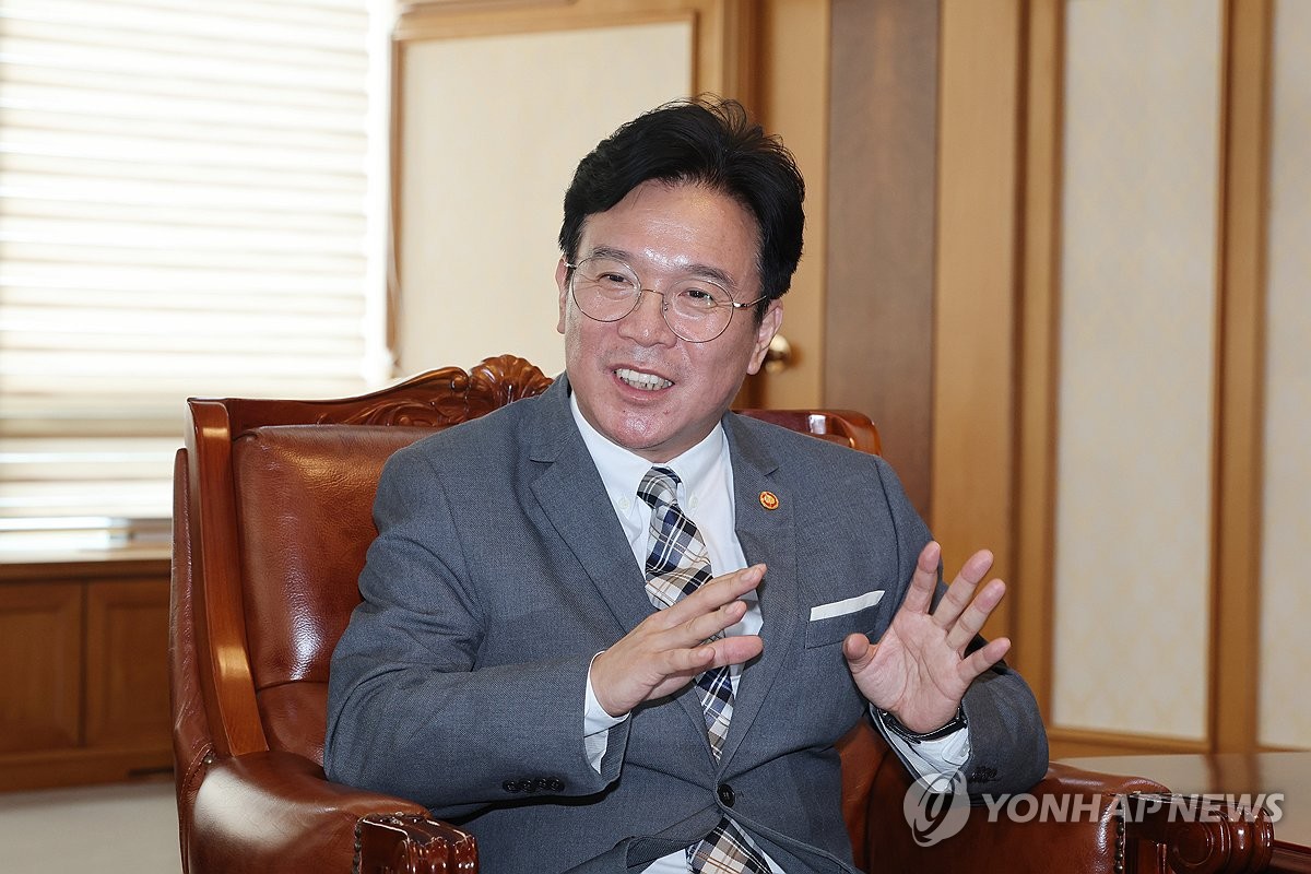 김영훈 노동장관 "감독인력 300명 증원…특사경 지자체로 확대"